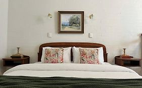 Victoria House Motor Inn